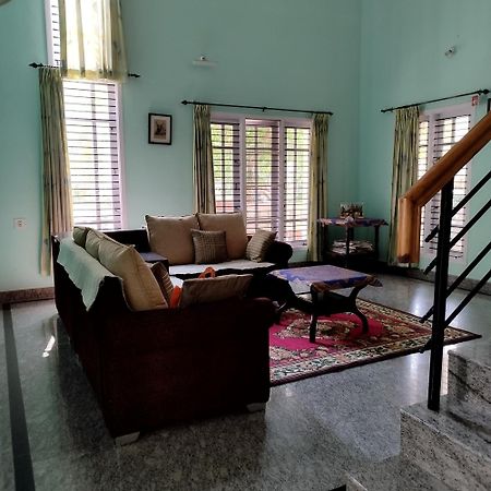 Mahadimane - Spacious House With 3 Bed Rooms Mysore Buitenkant foto